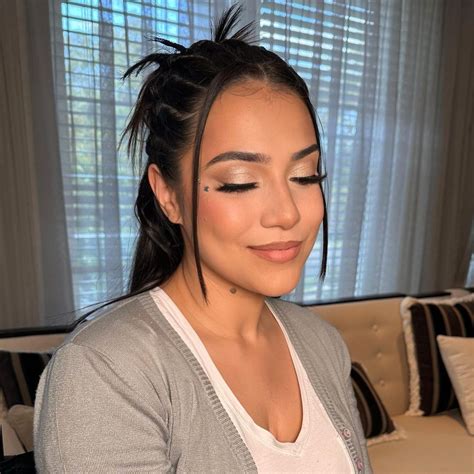 20 Iconic 90s Makeup Looks That Are Making A Huge Comeback