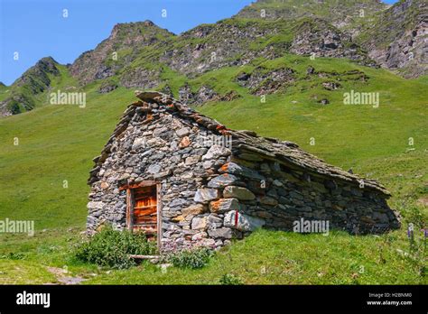 Small Mountain Cottage In The Swiss Alps Stock Photo Alamy