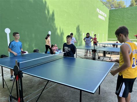 Ochenta jóvenes llenan la escuela multideporte este verano