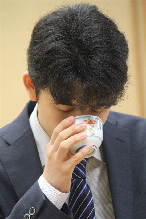 将棋・王位戦が「お～いお茶杯王位戦」に お茶好きの藤井聡太二冠に、伊藤園は「クリエイティブサポート」 スポーツ報知