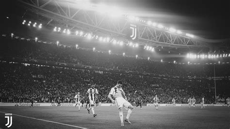 #JuventusFinals ⎮Ronaldo wins Goal of the Season - Juventus