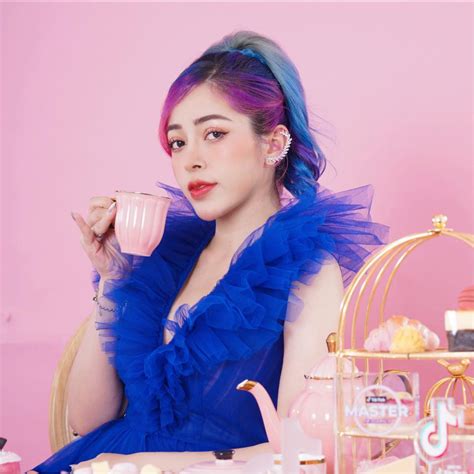 Hot Tiktoker Linh Barbie V T Nh Ki N Theo U I Am M