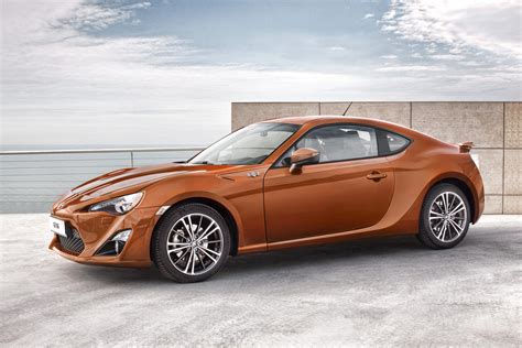 Toyota GT 86 sports car unveiled