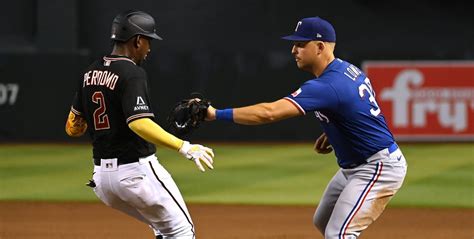 Texas Rangers Vs Arizona Diamondbacks Por El Juego 1 De La Serie