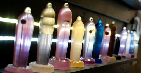 Primer sex shop en Cuba aborda tabúes y alienta pedidos para su legalización