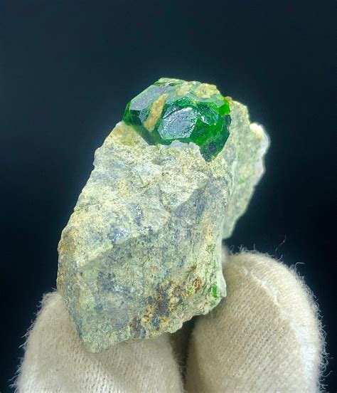 Demontoid Garnet Green Granet Garnet Crystal Demontoid Garnet