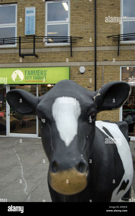 Cow Statue Stock Photos And Cow Statue Stock Images Alamy