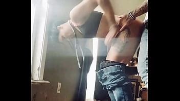 Trabajador de la construcción se folla a su novia en una casa abandonada XVIDEOS