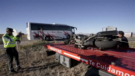 Dos Motoristas Mueren En Mainar Y Cella Tras Chocar Contra Un Turismo Y Un Autobús Noticias De