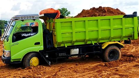 Mobil Truk Hino Dutro Jomplang Muatan Tanah Full Bak YouTube