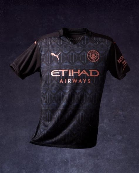 Manchester City Presentata La Nuova Maglia Da Trasferta Sport La