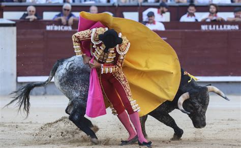 Del Toro Al Infinito Feria De San Isidro Toreo A La Ver Nica Por