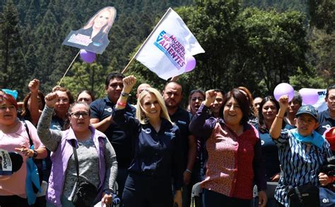 ENTREGAN A ROMINA CONTRERAS CORAZÓN MORADO COMO SÍMBOLO DE PROTECCIÓN A