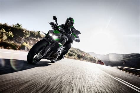 Dossier Naked Streetfighter MOTOJORNAL