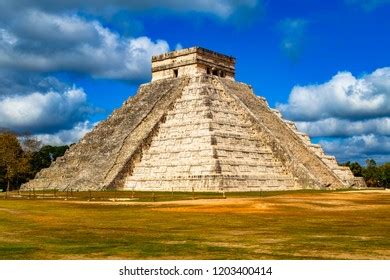 1 302 Mesoamerican Step Pyramid Images Stock Photos Vectors