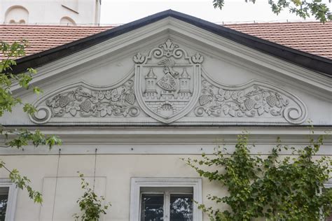 Ratusz z podejrzanym rogiem obfitości – Urząd Miasta Zielona Góra