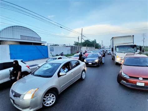 Bloqueo En Las Amapolas Por Falta De Obras Desata Enojo En Conductores