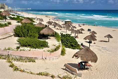 Playa Delfines in Cancun, Mexico - Encircle Photos