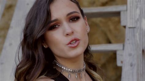 5 Hot Sexy Arielle Phillips Bikini Pics