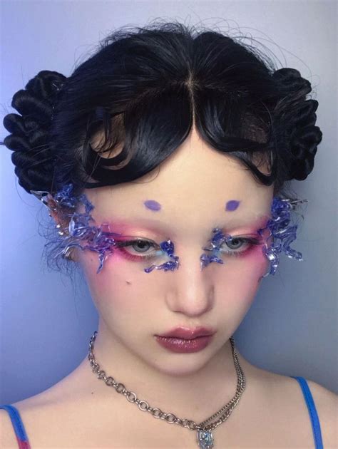 Makeup Inspiration Unconventional Makeup Inspos Alien Makeup Hooded Eye Makeup Eye Makeup Art