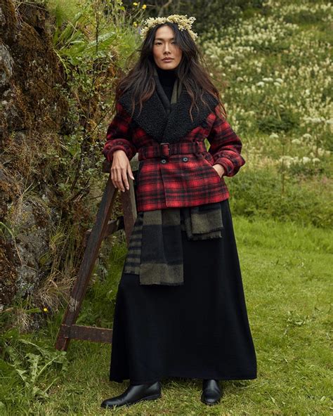 Banana Republic Holiday 2022 Campaign Photos