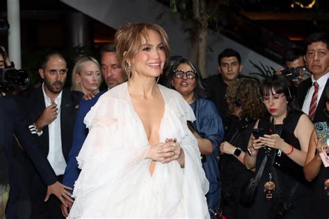 Jennifer Lopez Speaks Out On Negativity Amid Ben Affleck Split Rumors