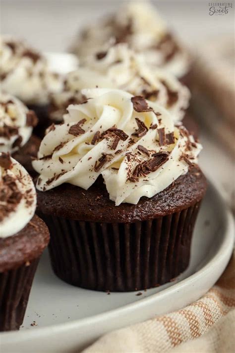 Easy Homemade Chocolate Cupcakes