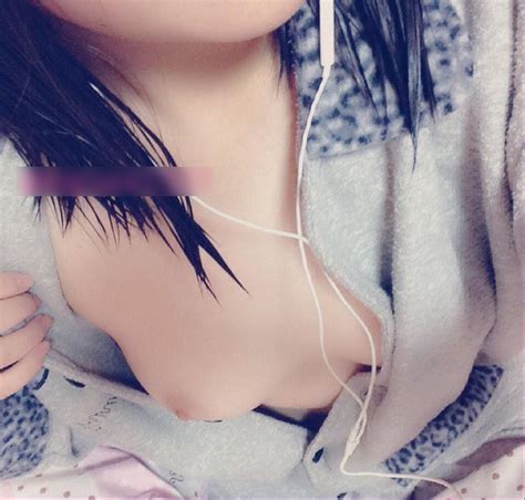 Twitter裏垢現役jk18歳の柔らかそうなむっちり美乳全裸ヌード自撮り みんくちゃんねる Free Download Nude