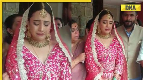 Swara Bhasker Breaks Down During Vidaai Ceremony In Viral Wedding Video