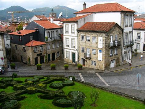 Terra Reabilitar Reabilita e Revitaliza o Centro Histórico Minho