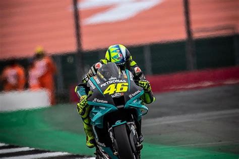 Valentino Rossi Pensiun Dari Motogp Ceo Dorna Sports Prediksi