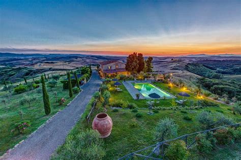 Check Out This Amazing Luxury Retreats Property In Tuscany With 6