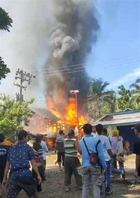 Breaking News Si Jago Merah Mengamuk Hanguskan Rumah Di