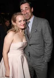 Elisabeth Moss Wiki, Height, Weight, Age, Boyfriend, Family, Biography ...