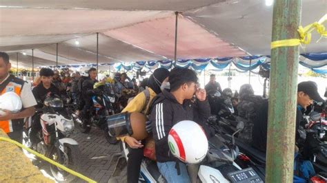 Aksi Unik Pemudik Jadi Sorotan Di Pelabuhan Ciwandan Sampai Camat Agus