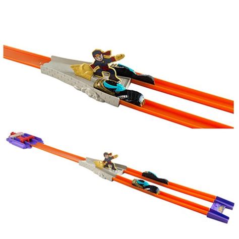 Hot Wheels Split Speeders Ninja Chop Track Set