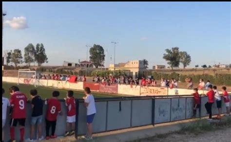 Cerca De Un Centenar De Personas Arropa Al Campa En Su Ltimo