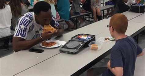 Football Players Picture With Autistic Boy Goes Viral Cbs News