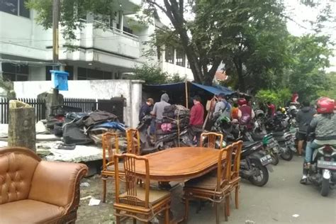 8 Pasar Loak Di Bandung Untuk Berburu Barang Bekas Yang Unik