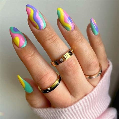 Colorful Hingga 3D Ini 7 Tren Nail Art Yang Bikin Kamu Gemas Untuk