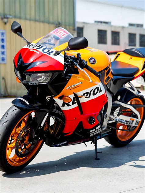 Download Wallpaper Honda Repsol Cbr600rr R Section Motorbike In