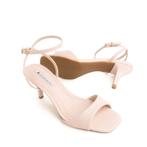 Sandália Nude Baby Salto Médio Fino e Fivela Ouro Nude