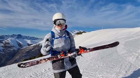 Apprendre à skier se relever d une chute moniteur ESF médaille