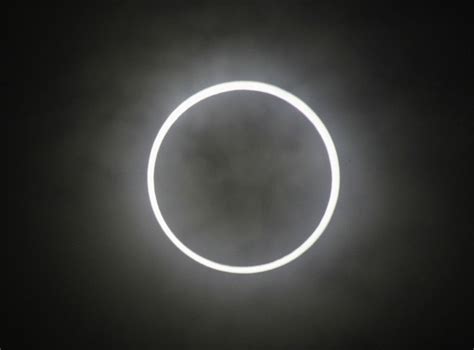 Eclipse Cria Anel De Fogo No C U Dando Pitacos