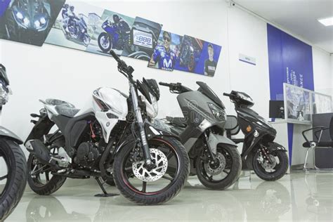 Lima Per De Septiembre De Motocicletas En La Tienda Yamaha