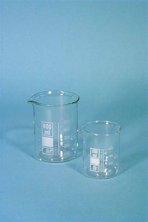 Beakers with spout