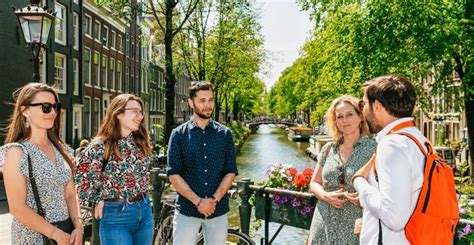 Amsterdam: Historical Highlights Walking Tour with Tasting | GetYourGuide