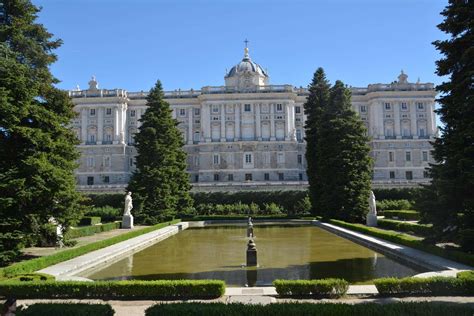 Los Jardines De Sabatini Junto Al Palacio Real Mirador Madrid