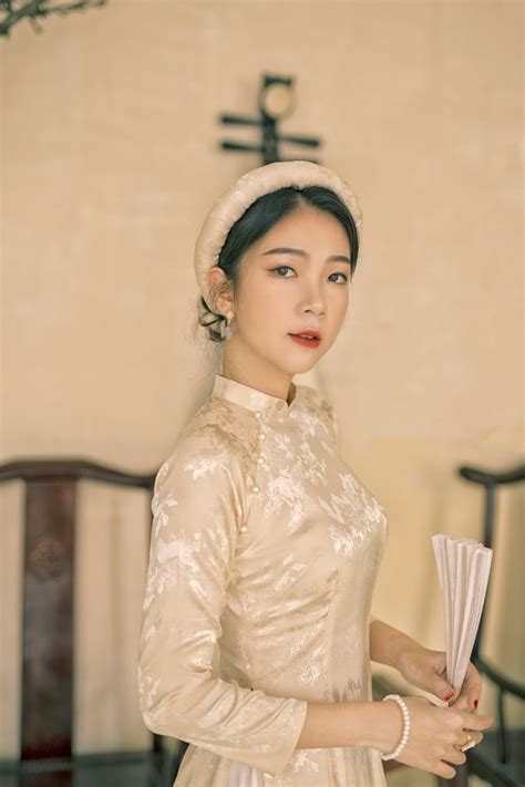 Áo dài Gấm Ngọc Trân màu nude