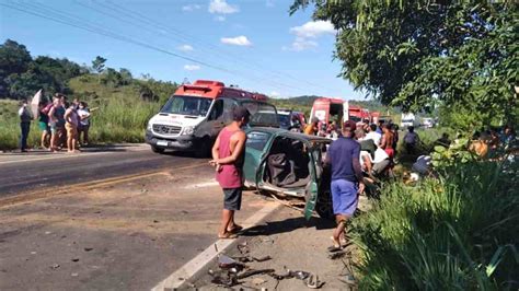 Acidente Envolvendo Carro E Caminh O Deixa Pessoas Feridas Na Bahia